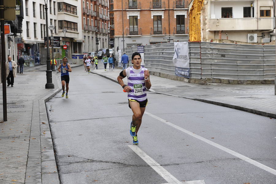 Marcha solidaria contra el cáncer en Valladolid (Fotos 1)