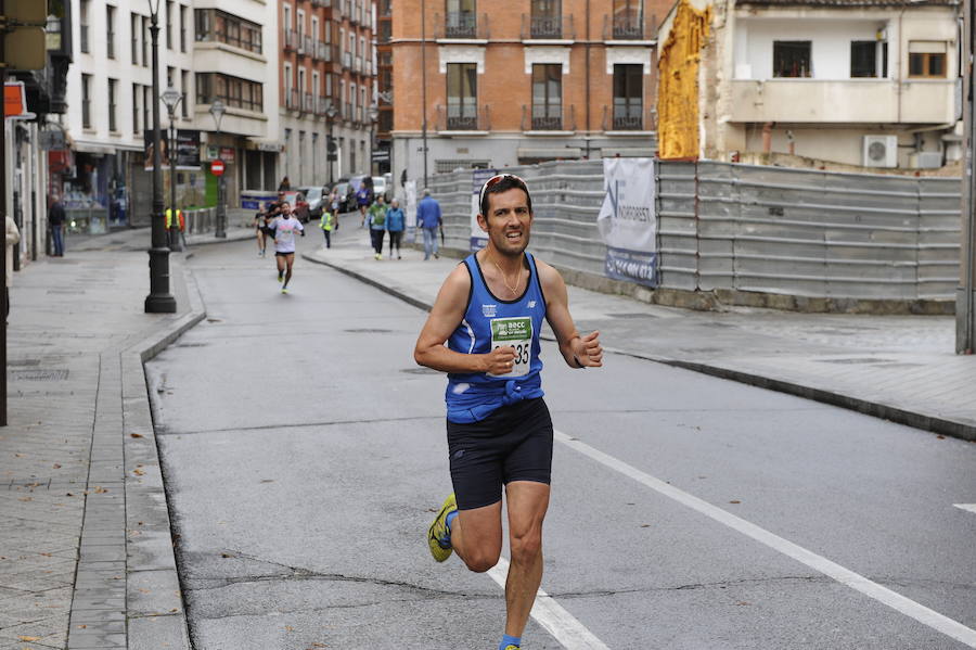 Marcha solidaria contra el cáncer en Valladolid (Fotos 1)