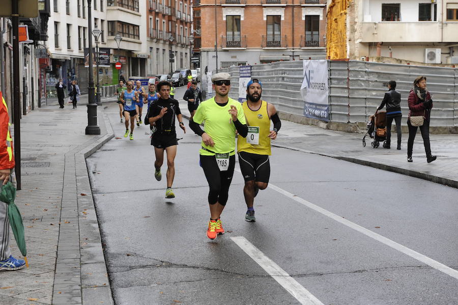 Marcha solidaria contra el cáncer en Valladolid (Fotos 1)