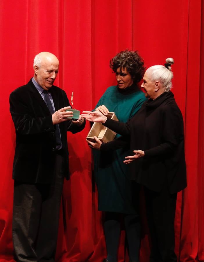 Francisco Regueiro recibe la Espiga de Oro de Honor de la Seminci