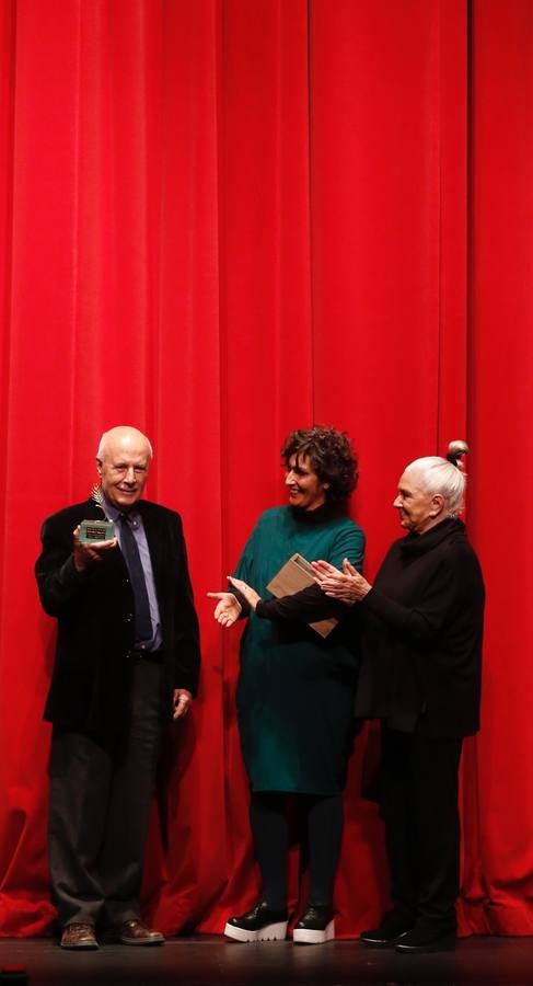 Francisco Regueiro recibe la Espiga de Oro de Honor de la Seminci