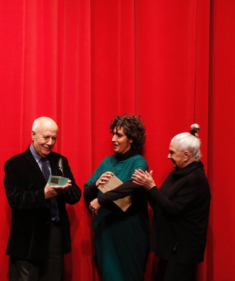 Francisco Regueiro recibe la Espiga de Oro de Honor de la Seminci