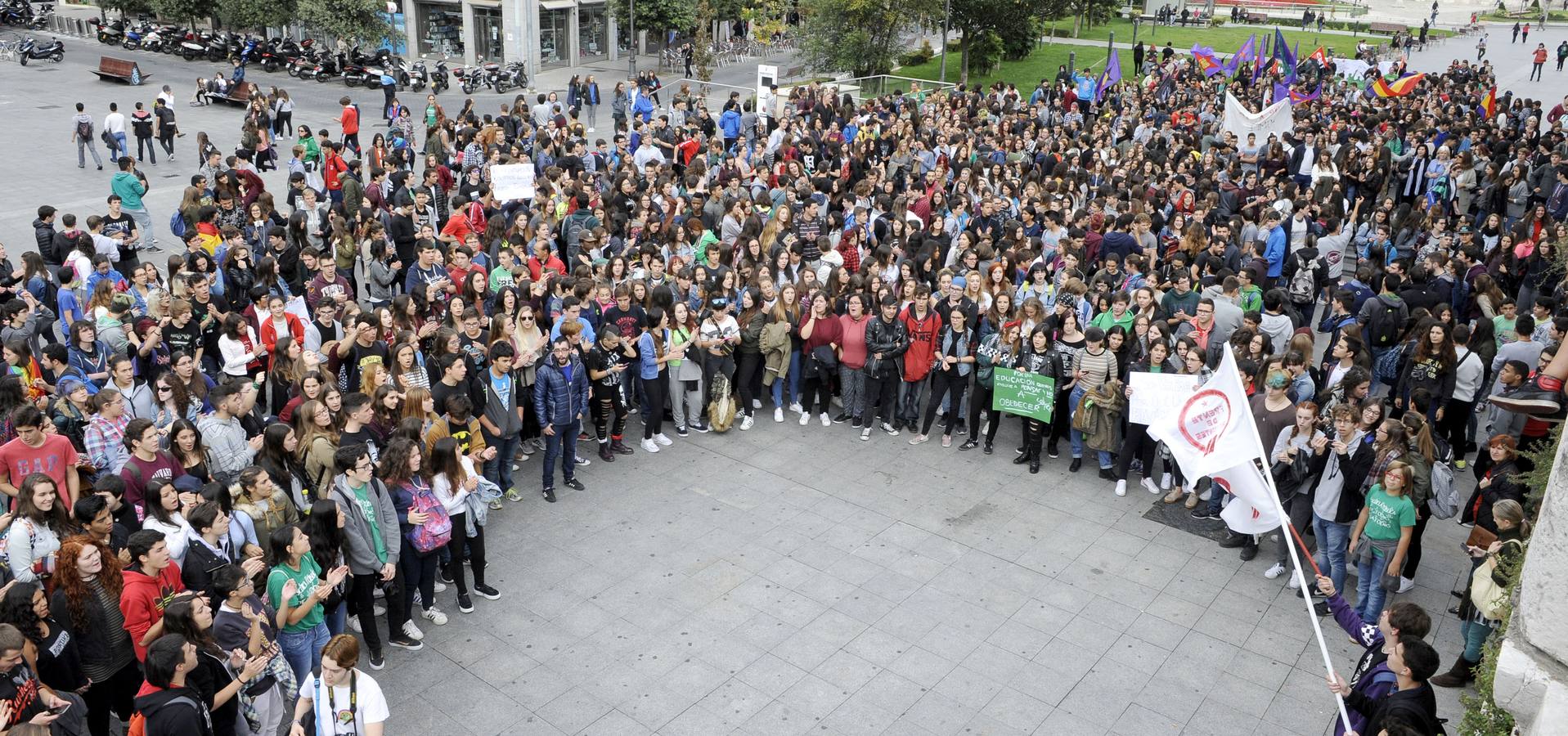 Los estudiantes toman el centro de la ciudad contra la Lomce