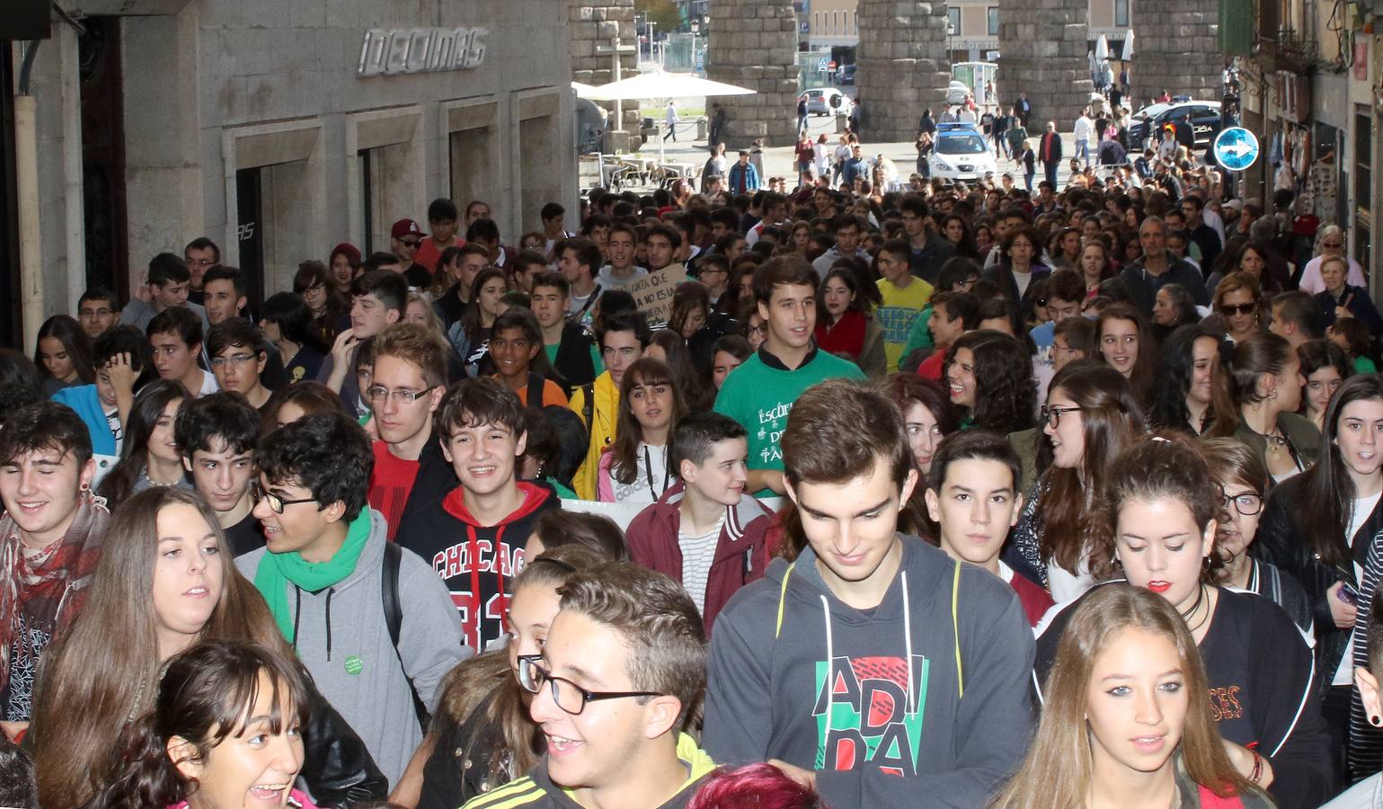 Los estudiantes segovianos se manifiestan contra la Lomce