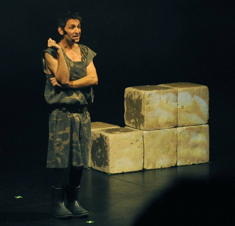 Albert Pla, Fermín Muguruza y Raúl Fernández presentan &#039;Guerra&#039; en la Sala Concha Velasco del LAVA