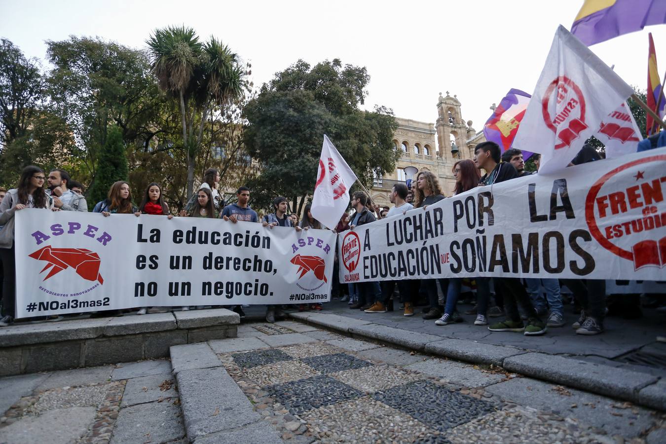 Estudiantes salmantinos secundan la huelga conta la Lomce y las reválidas