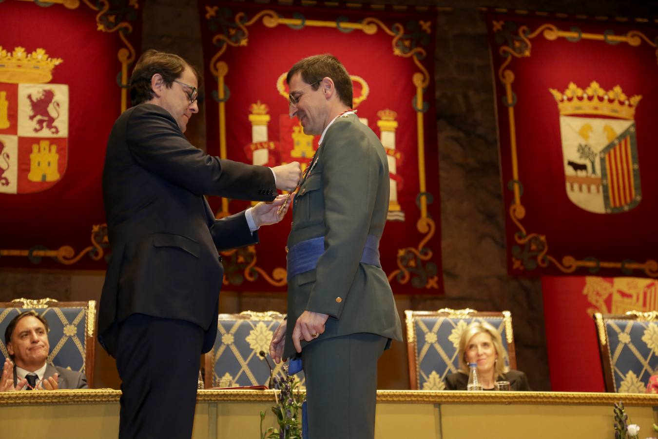 La Policía Nacional y La Guardia Civil reciben la Medalla de Oro de Salamanca