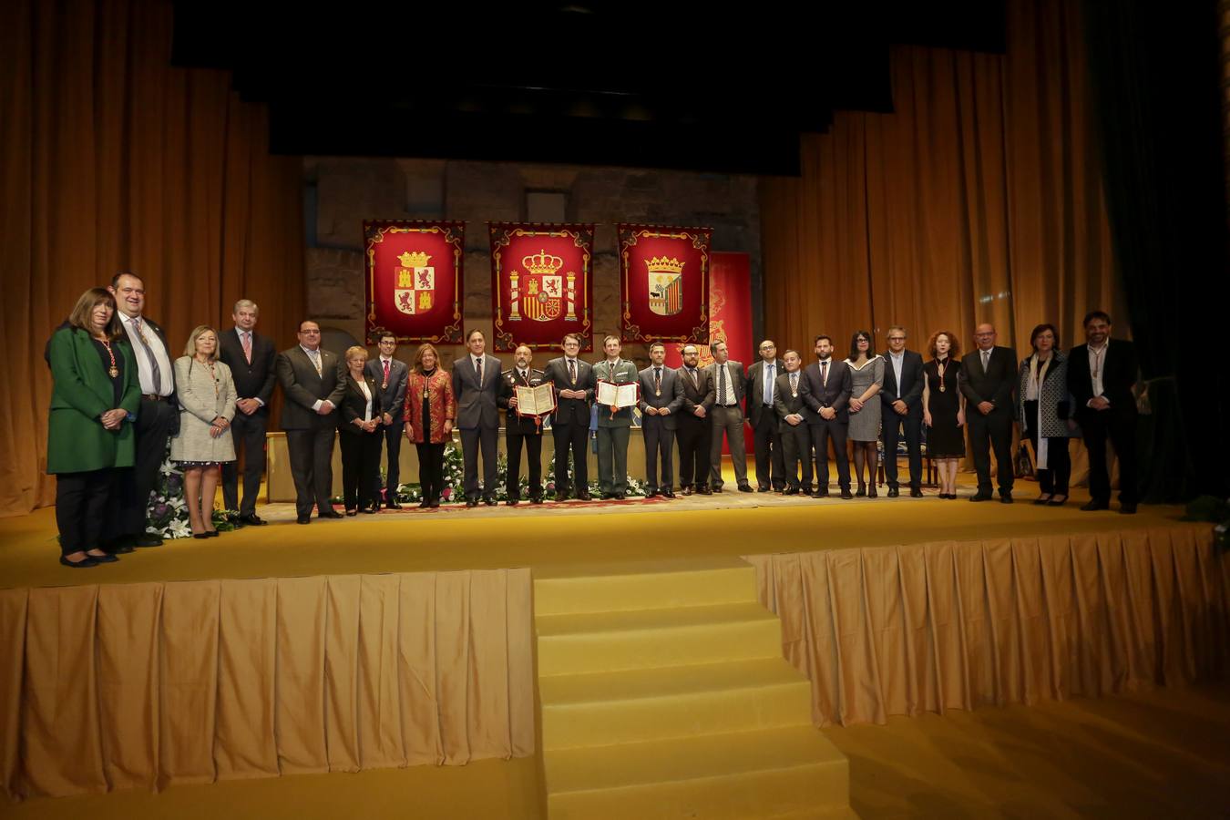 La Policía Nacional y La Guardia Civil reciben la Medalla de Oro de Salamanca