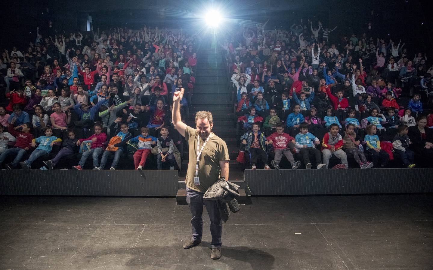 &#039;Un caballo llamado Elefante&#039; emociona a cientos de niños en el LAVA
