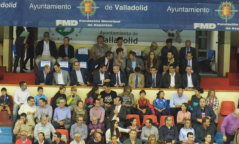 Partido de balonmano España-Bosnia en el polideportivo Huerta del Rey de Valladolid