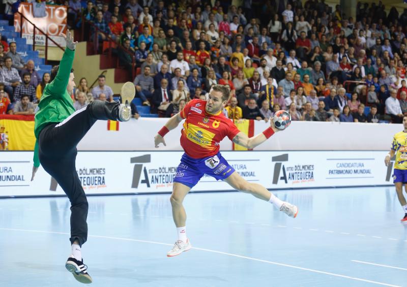 Partido de balonmano España-Bosnia en el polideportivo Huerta del Rey de Valladolid