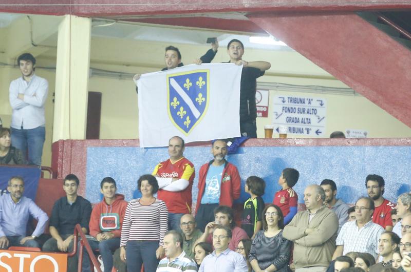 Partido de balonmano España-Bosnia en el polideportivo Huerta del Rey de Valladolid