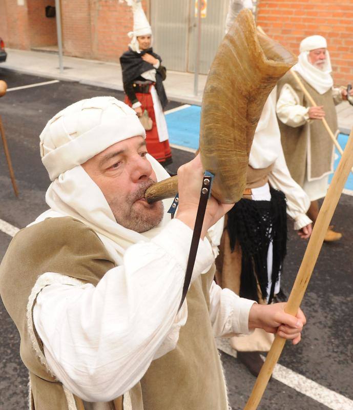 Carlos V, recibido y agasajado por Rodrigo de Dueñas en Medina del Campo