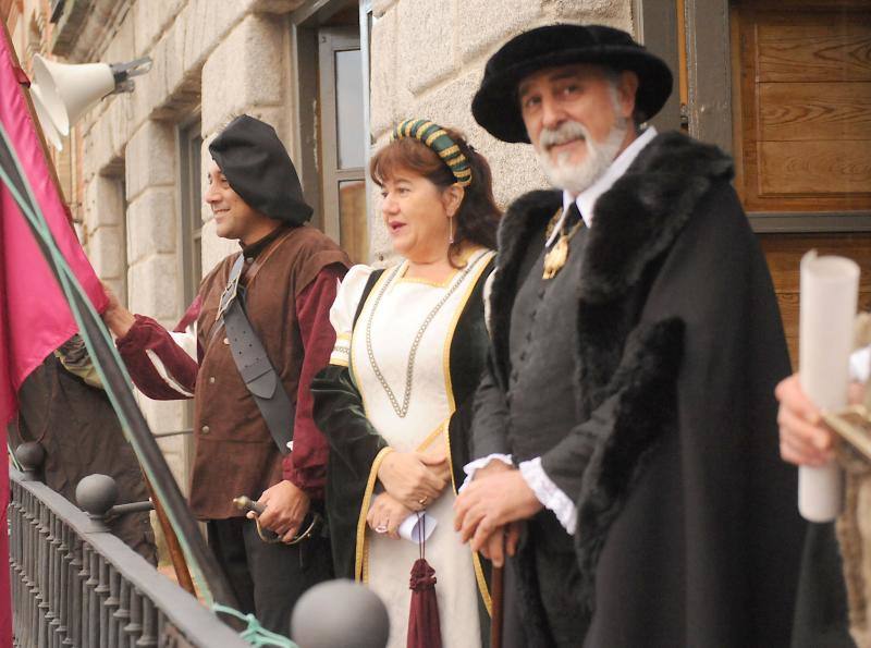 Carlos V, recibido y agasajado por Rodrigo de Dueñas en Medina del Campo