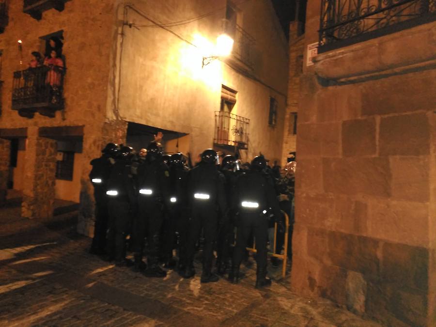 Celebración del Toro Júbilo en Medinaceli con la protesta de los antitaurinos