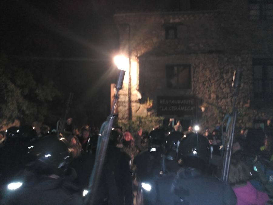 Celebración del Toro Júbilo en Medinaceli con la protesta de los antitaurinos