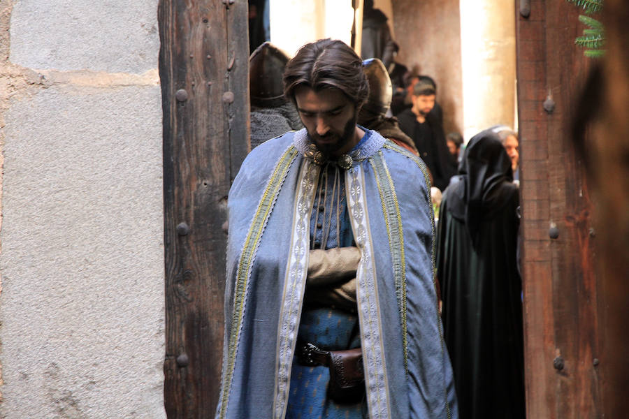 Rodaje de &#039;La Catedral del Mar&#039; en Segovia con Aitor Luna (2/2)