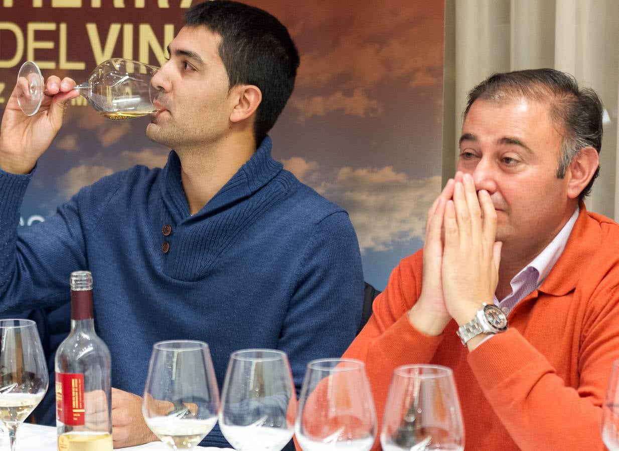 Cata del Otoño Enológico de la Fundacion Caja Rural en el Restaurante La Codorniz