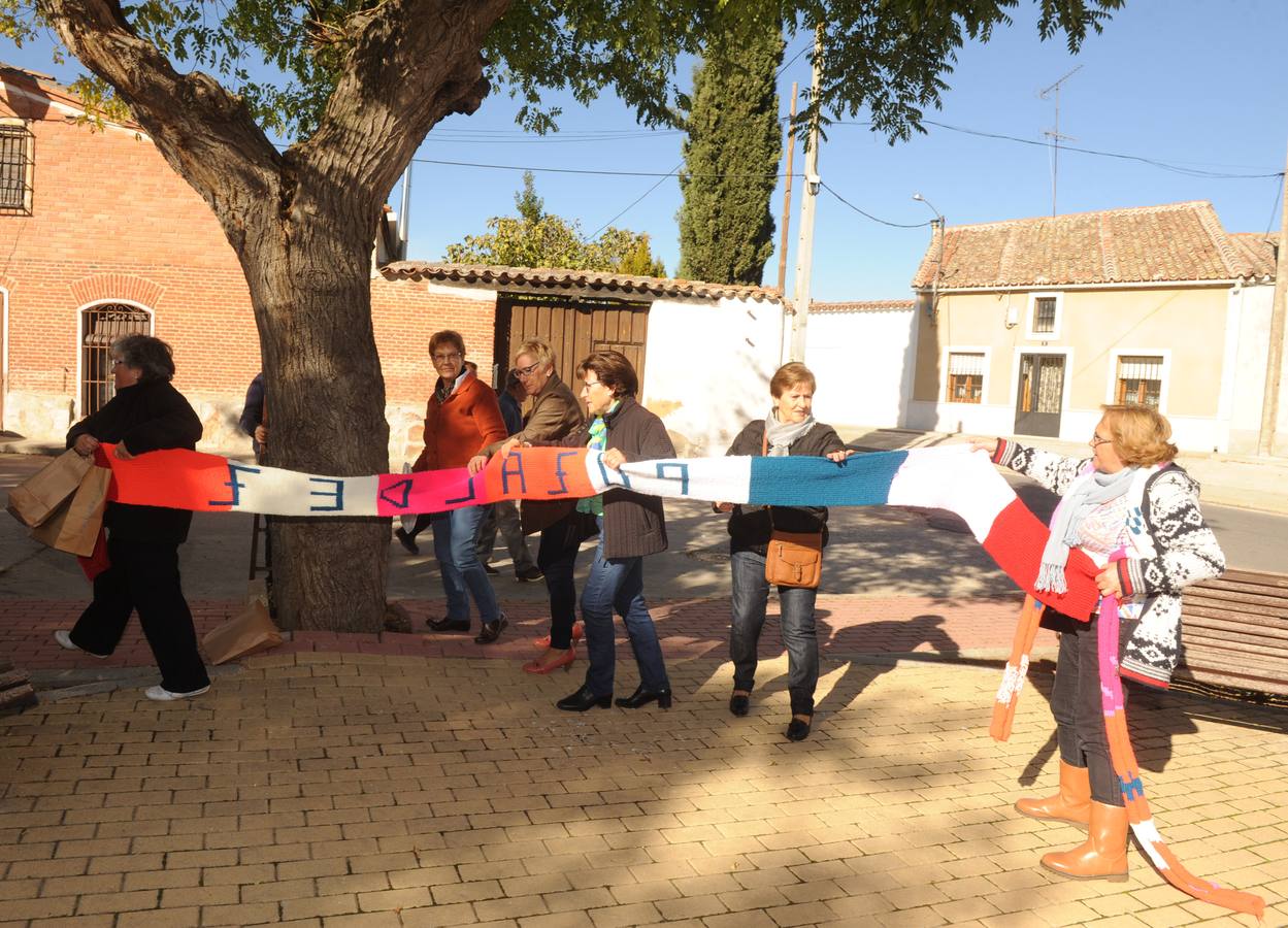 Vecinos de Pozaldez visten el pueblo con ganchillo