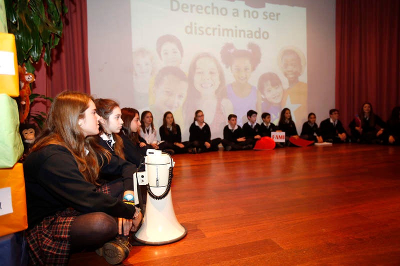 Lectura del manifiesto en el Mes de la Infancia el colegio Dominicas de Palencia