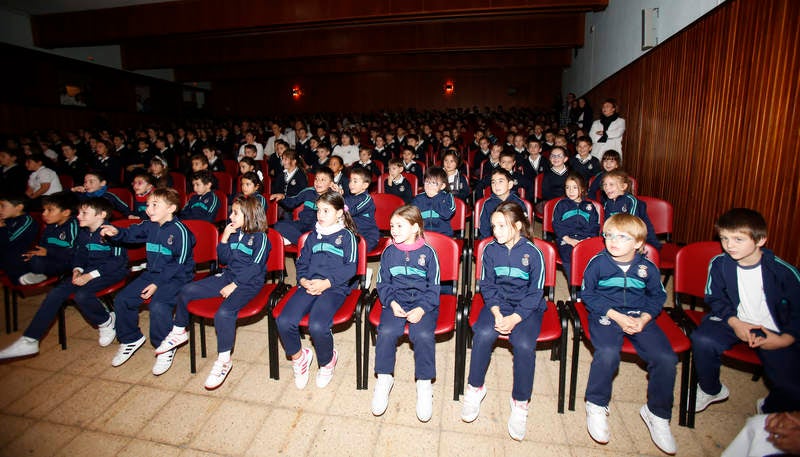 Lectura del manifiesto en el Mes de la Infancia el colegio Dominicas de Palencia