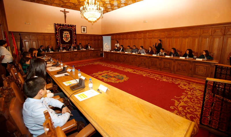 Pleno infantil en el Ayuntamiento de Palencia