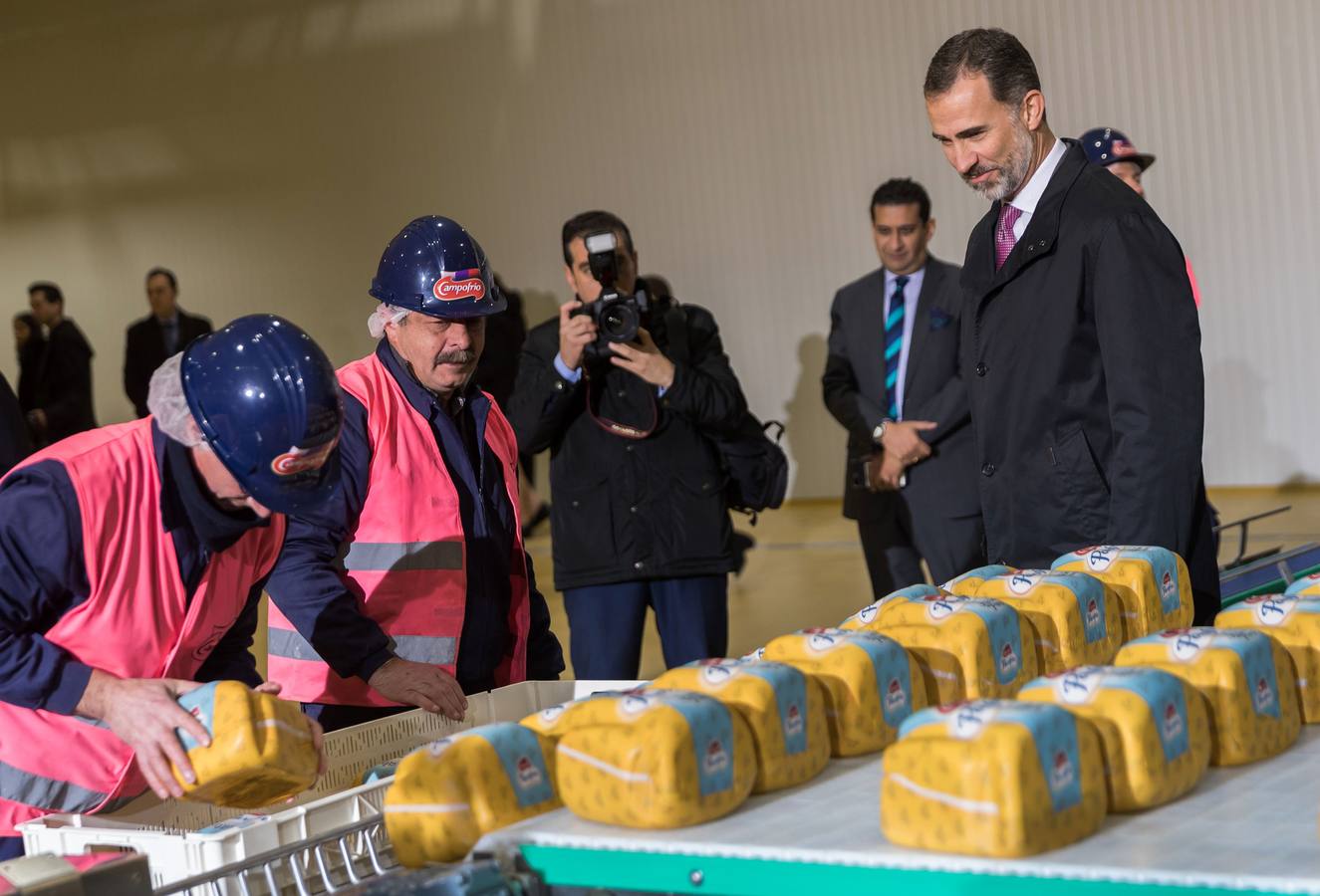 El Rey Felipe VI visita la nueva factoría de Campofrío en Burgos