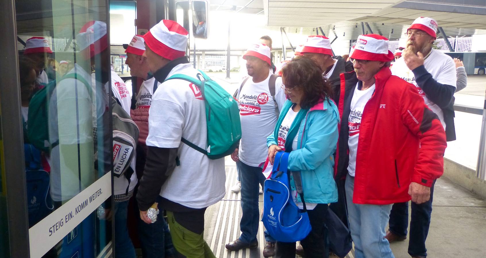 Trabajadores de Dulciora llevan sus protesta a Zúrich