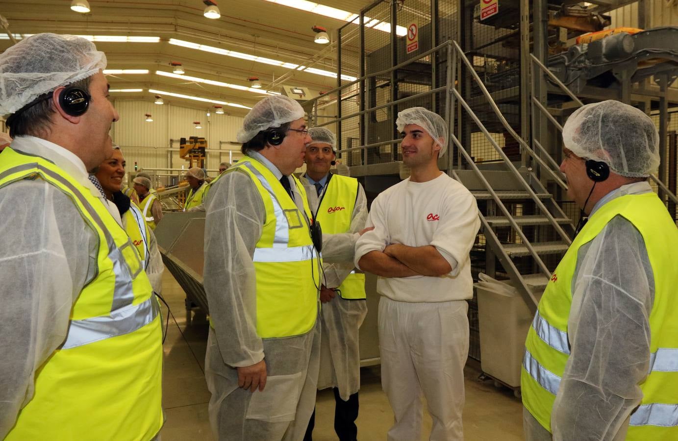 Juan Vicente Herrera visita las instalaciones de la azucarera Acor de Olmedo (Valladolid)