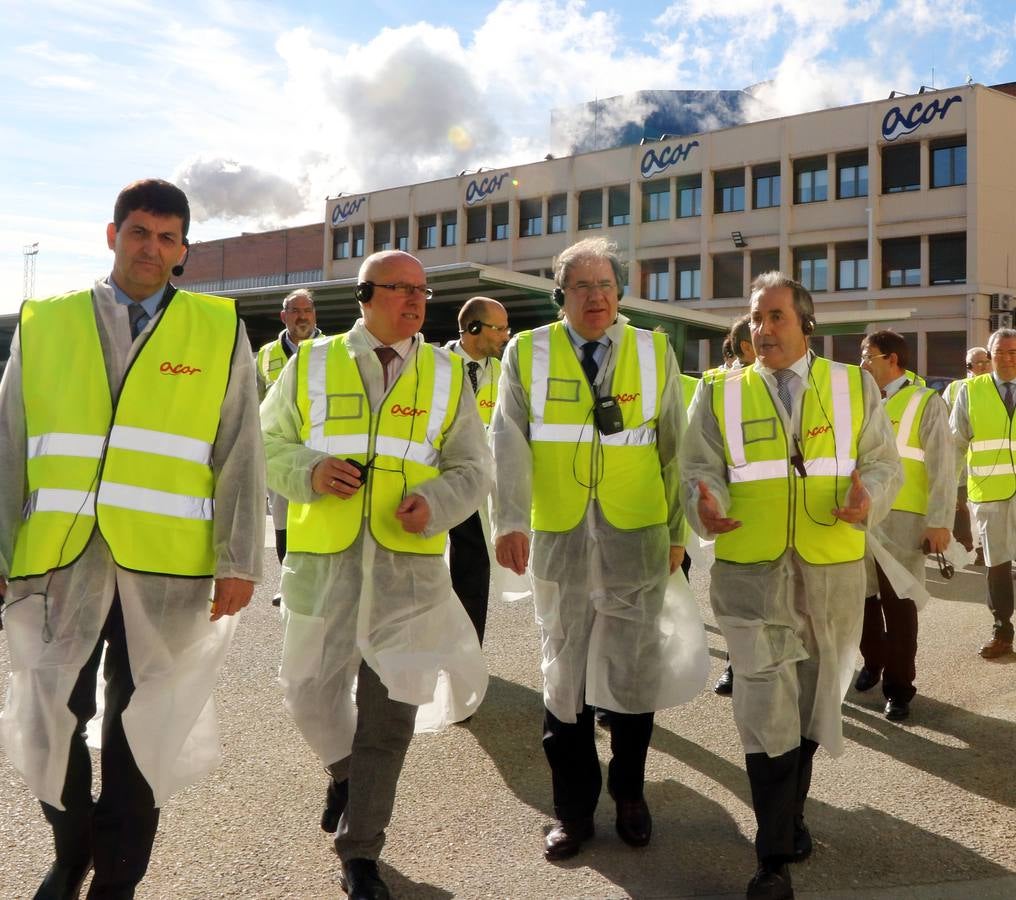 Juan Vicente Herrera visita las instalaciones de la azucarera Acor de Olmedo (Valladolid)