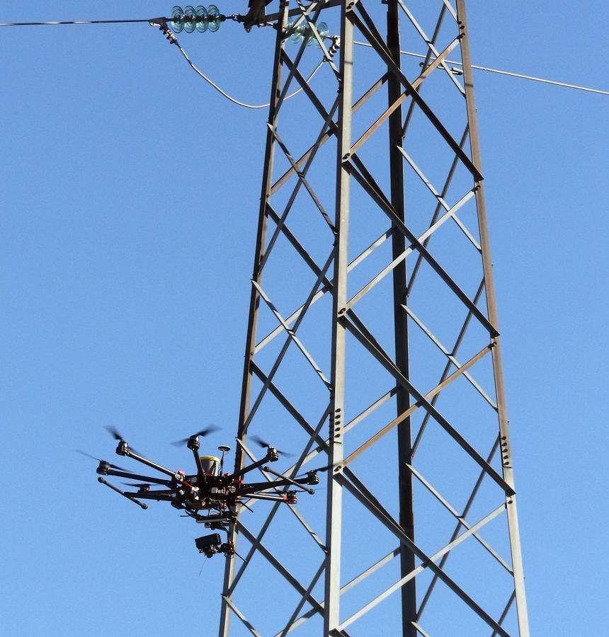 Unión Fenosa inspecciona las líneas eléctricas de Segovia con drones