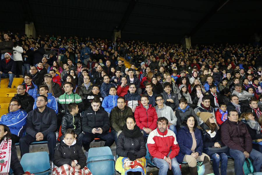Los aficionados llenan el Helmántico durante el partido copero entre el Guijuelo y el Atlético de Madrid (2/2)