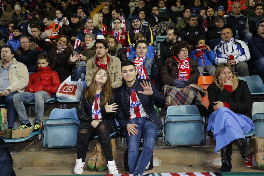 Los aficionados llenan el Helmántico durante el partido copero entre el Guijuelo y el Atlético de Madrid (2/2)