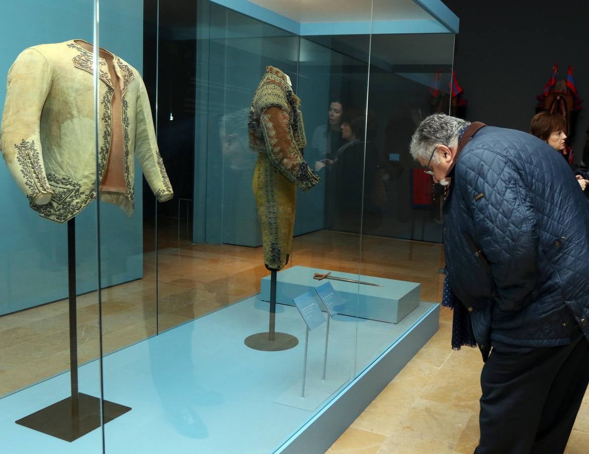 Juan Vicente Herrera inaugura la exposición &#039;Armarse a la suerte&#039; en el Museo Nacional de Escultura de Valladolid