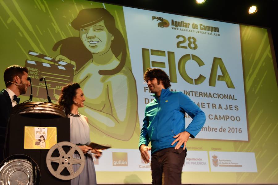 Entrega del Águila de Oro a Gracia Querejeta en el Festival de Cine de Aguilar