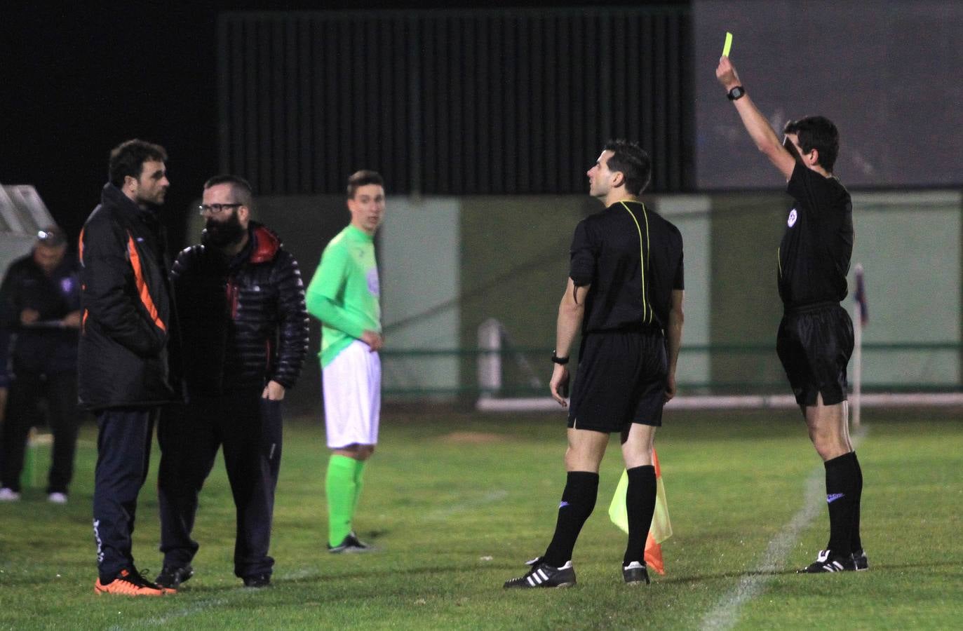 Partido de fútbol entre la Gimnástica Segoviana y el Almazán