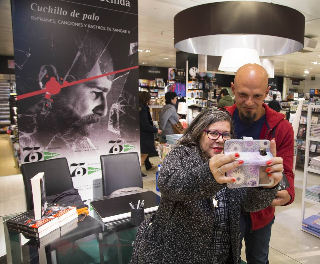 Firma de libros de César Pérez Gellida en El Corte Inglés