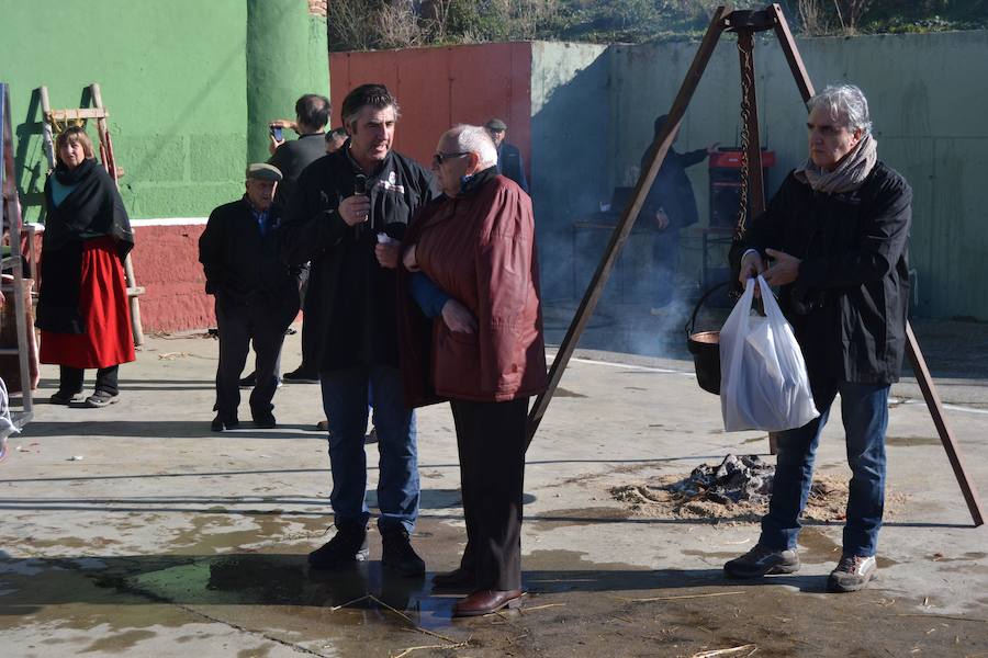 Matanza tradicional en Macotera, Salamanca