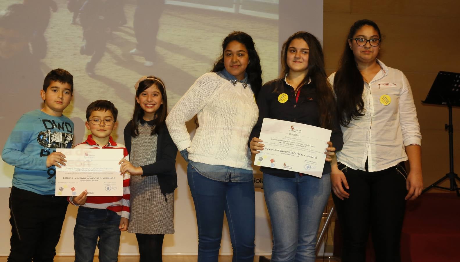 Premios a la Convivencia. Alumnos de 1º a 6º del CEIP Villar y Macías, de Salamanca y alumnos de 6º de Primaria del CEIP Jorge Guillén de Valladolid.