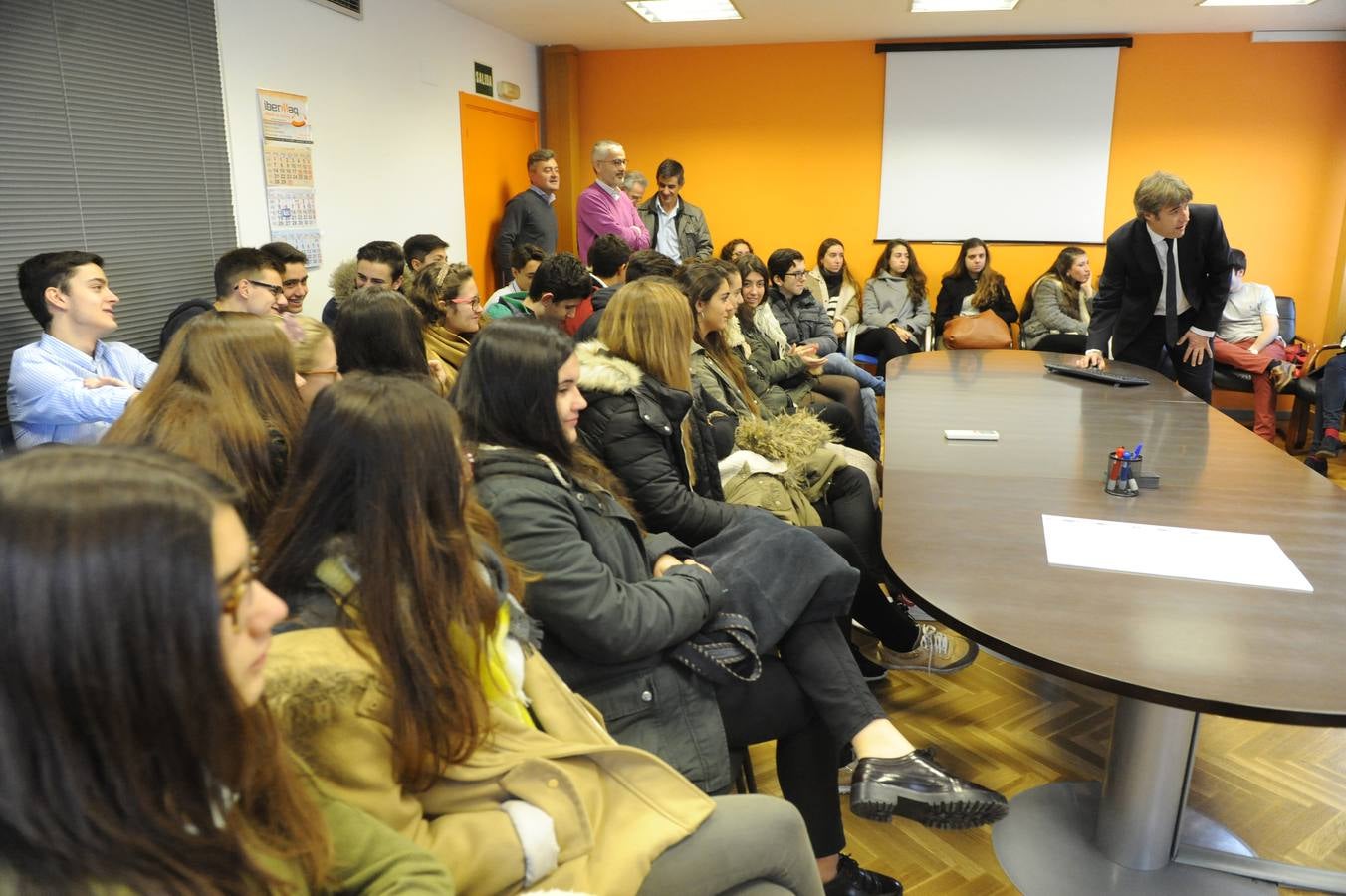 Alumnos del colegio Nuestra Señora de Lourdes visitan las instalaciones de Ibermaq dentro del programa STARTinnova