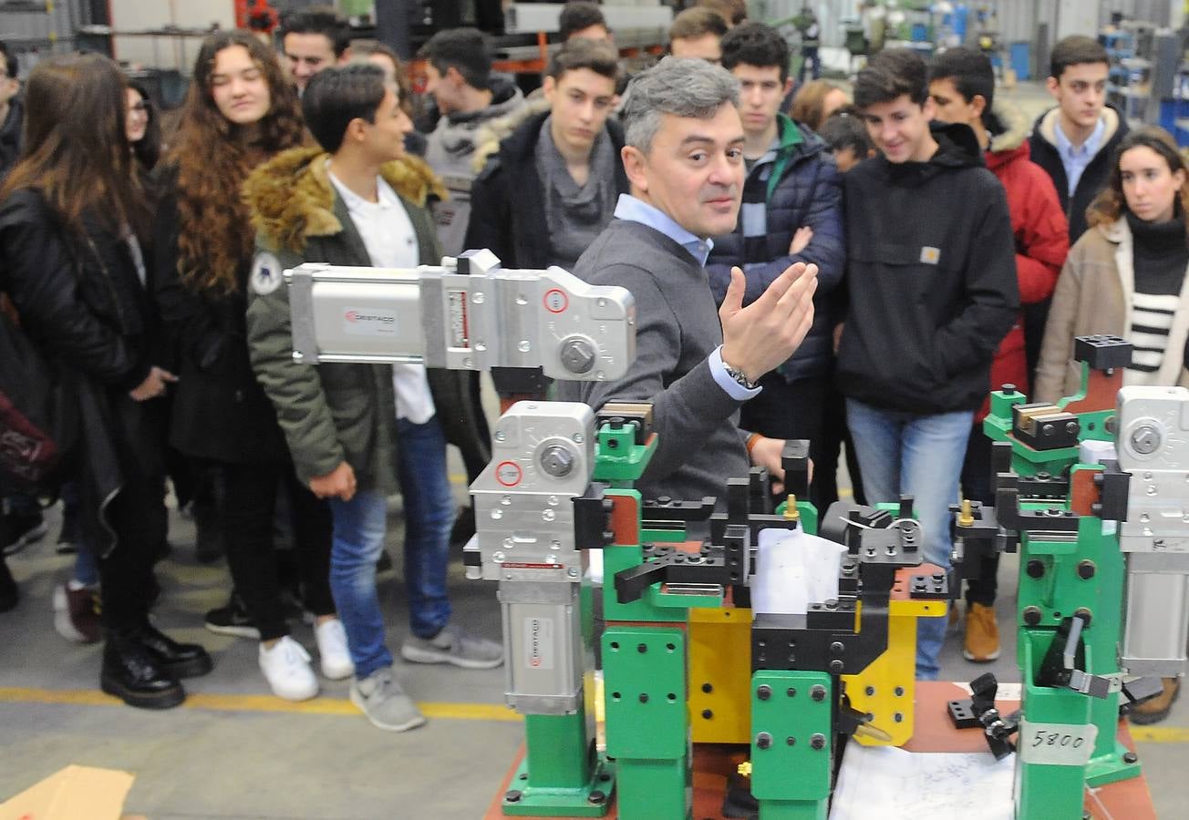 Alumnos del colegio Nuestra Señora de Lourdes visitan las instalaciones de Ibermaq dentro del programa STARTinnova
