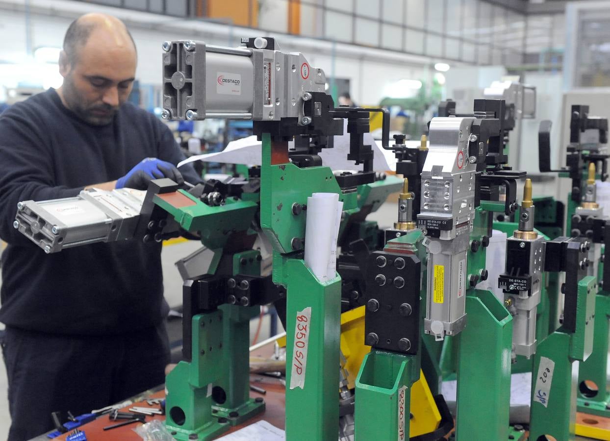 Alumnos del colegio Nuestra Señora de Lourdes visitan las instalaciones de Ibermaq dentro del programa STARTinnova