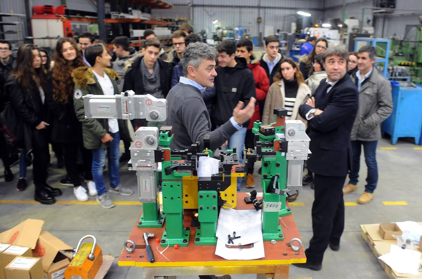 Alumnos del colegio Nuestra Señora de Lourdes visitan las instalaciones de Ibermaq dentro del programa STARTinnova