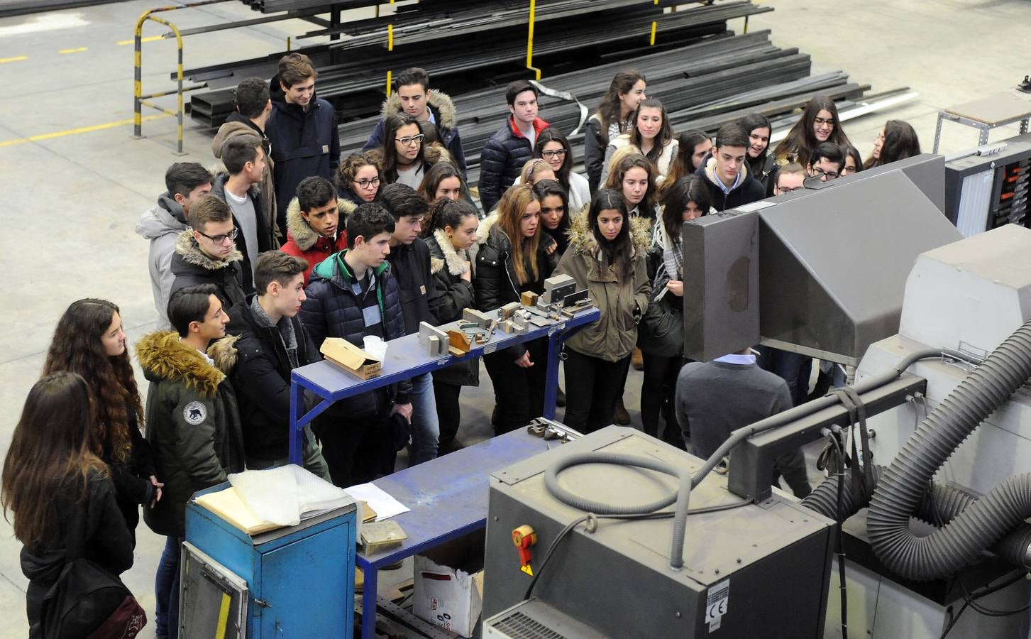 Alumnos del colegio Nuestra Señora de Lourdes visitan las instalaciones de Ibermaq dentro del programa STARTinnova
