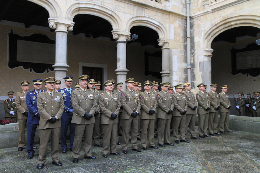 Toma de posesión del nuevo director de la Academia de Artillería, José María Martínez Ferrer