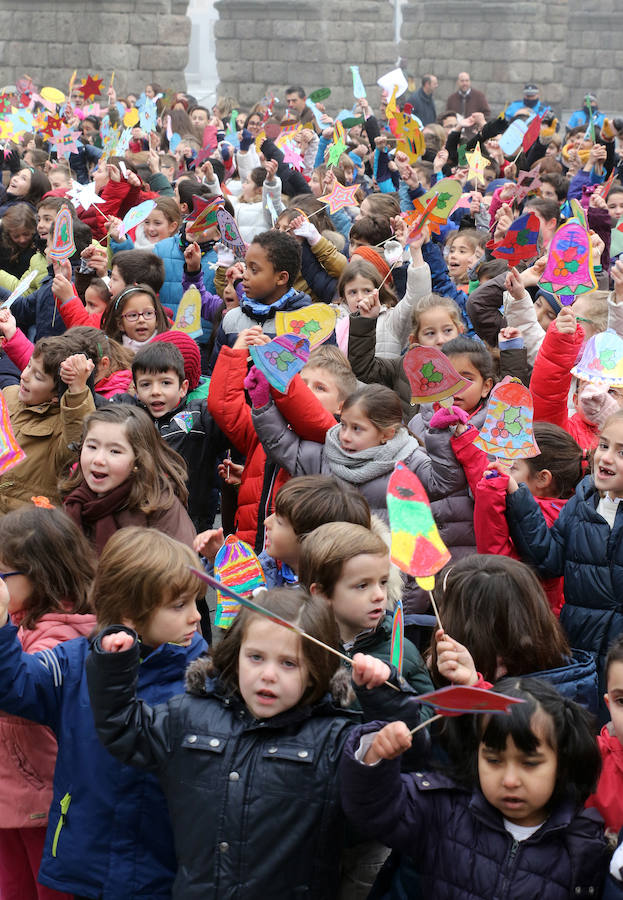 Los alumnos del colegio Claret de Segovia felicitan la Navidad