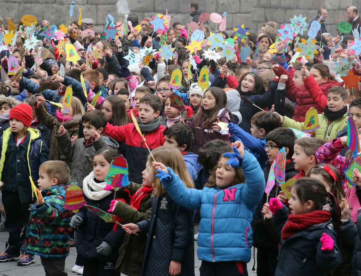Los alumnos del colegio Claret de Segovia felicitan la Navidad
