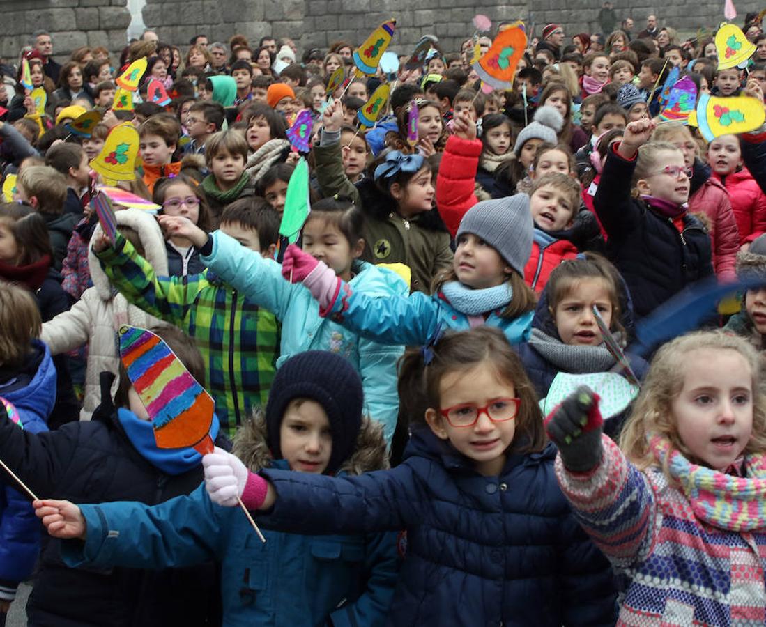 Los alumnos del colegio Claret de Segovia felicitan la Navidad