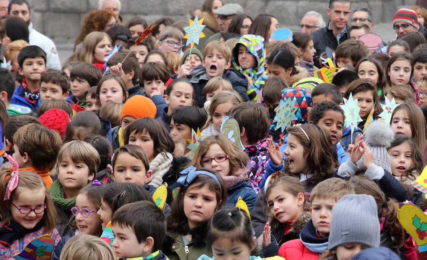 Los alumnos del colegio Claret de Segovia felicitan la Navidad
