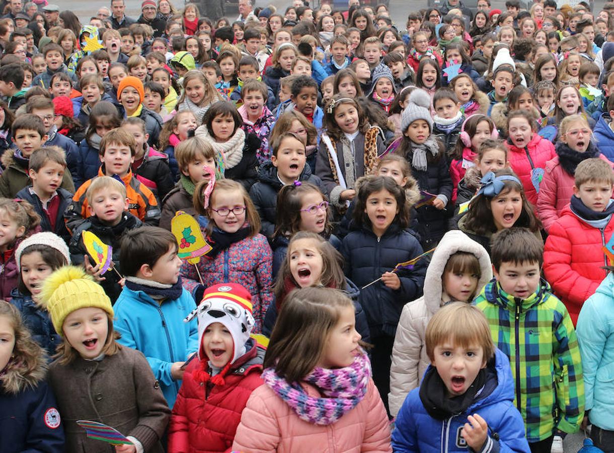 Los alumnos del colegio Claret de Segovia felicitan la Navidad